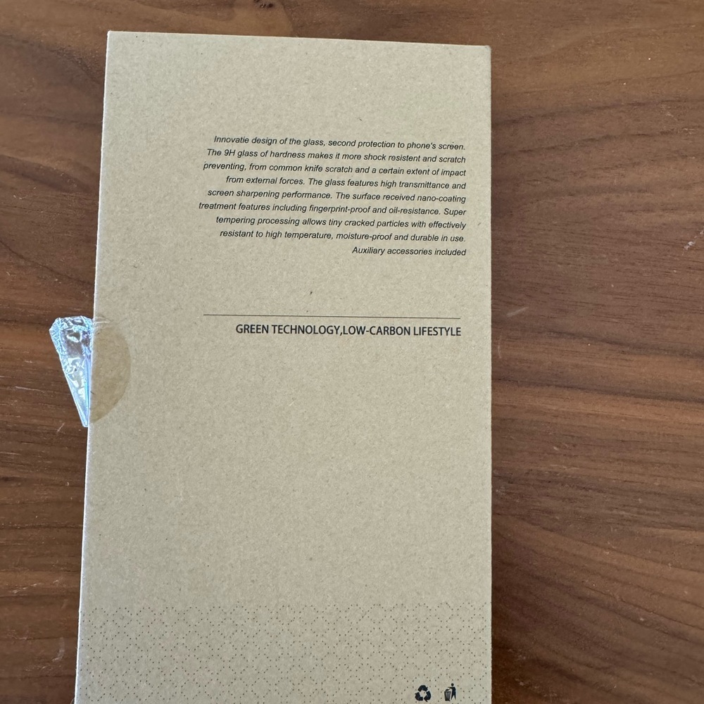 Skinarma Glass Screen protector set - Picture 3 of 3